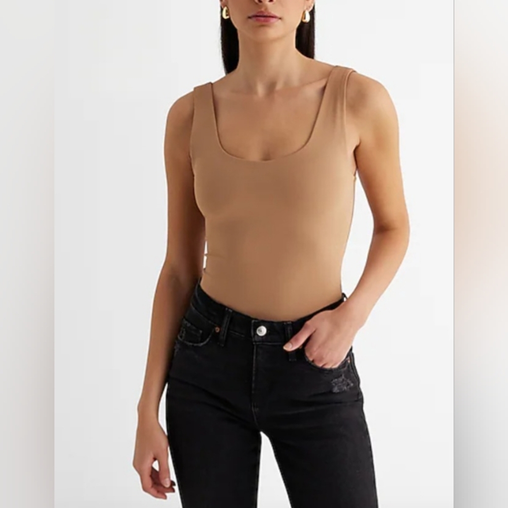 Express Body Contour Scoop Neck Tank Beige/ Tan/ Camel